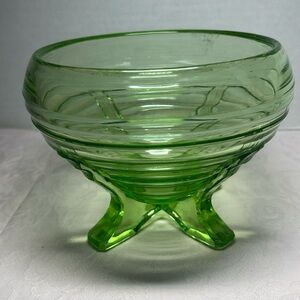 EAPG Footed Bowl Sierra “Swirl” Anchor Hocking, 1930, Green Depression Glass